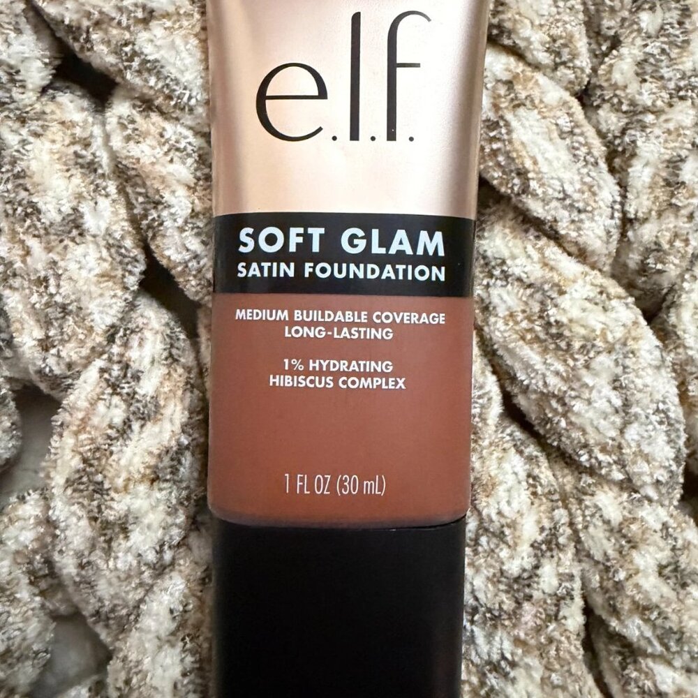 62 Rich Warm Elf Soft Glam Satin Foundation 1oz